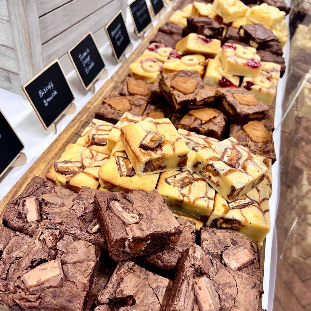 Treat Yourself Double Brownie & Blondie Mixed Box - Blondies Bakes