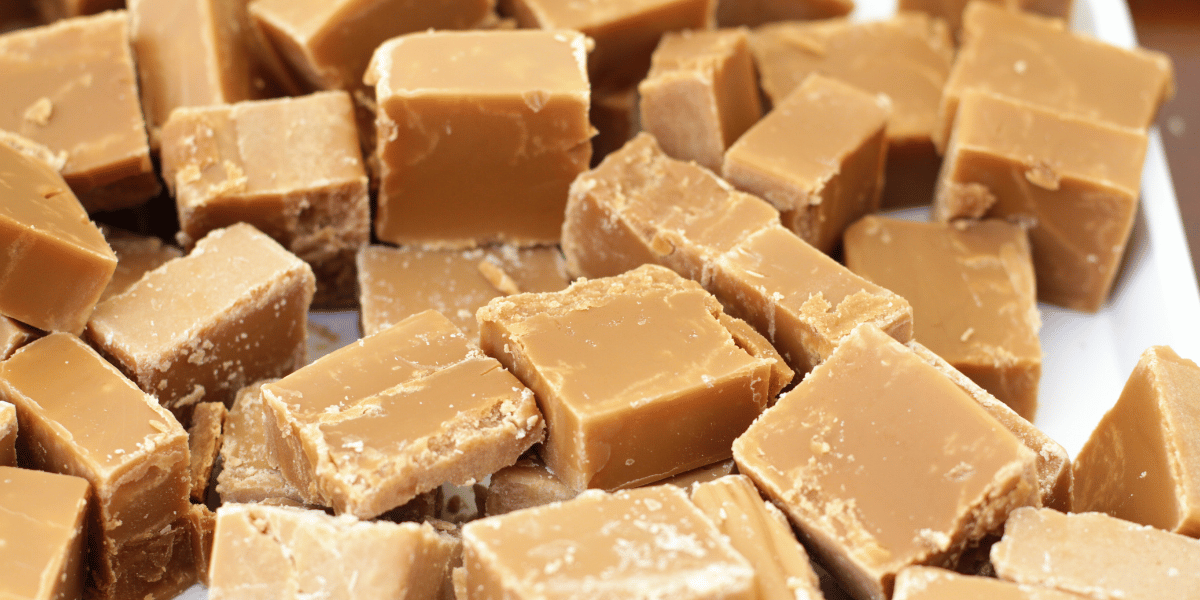 Creamy Vanilla Fudge - Blondies Bakes